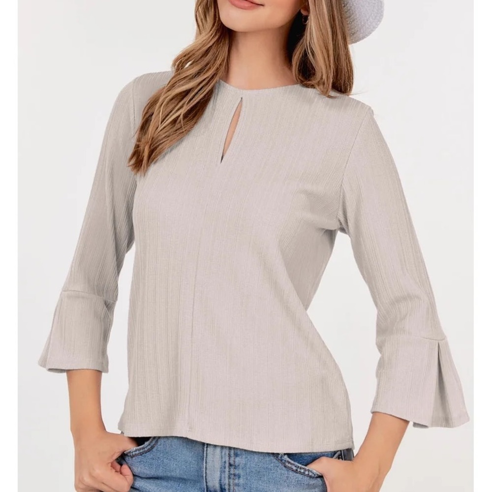 Ribbed Keyhole Top